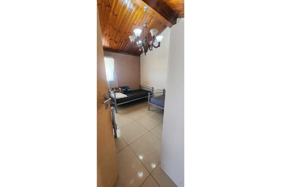 8 Bedroom Property for Sale in De La Haye Western Cape
